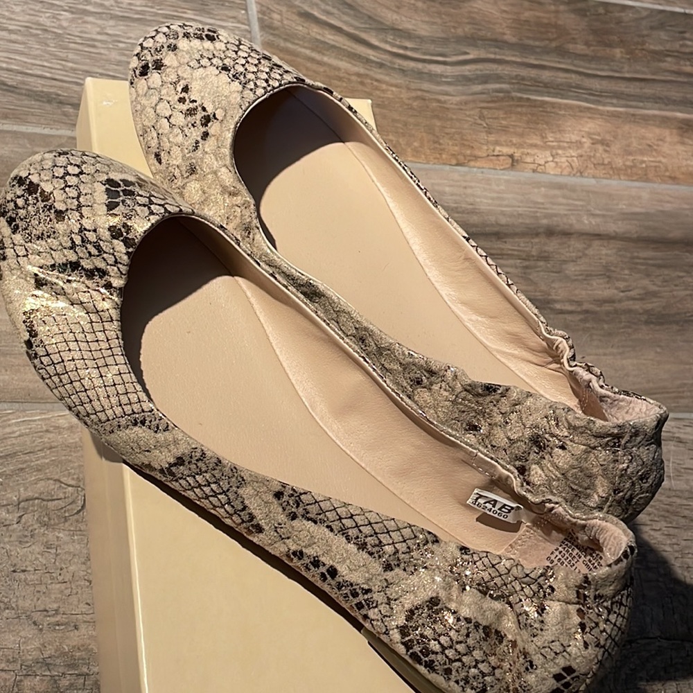 Flats 🥿 Mossimo supply 91/2 not worn , soft